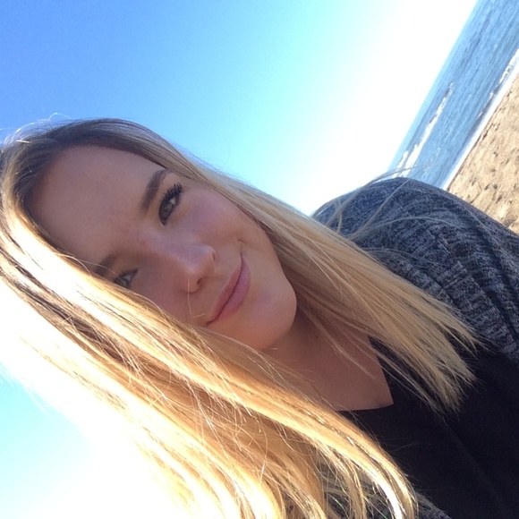 Meet your Posher, Emily - Picture 1 of 1